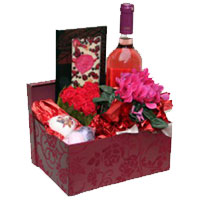 Attractive Spread to Share Festive Gift Hamper