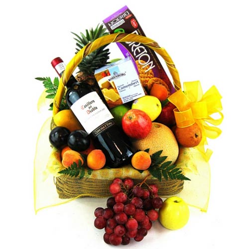 Special Gift Hamper of Fruits, Gourmet and Wine Delights